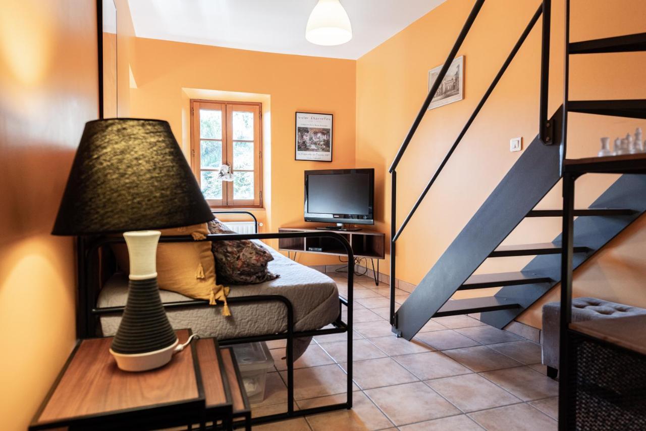 Grand Gite Du Bistrot D'Ici Saint-Saturnin  Екстер'єр фото